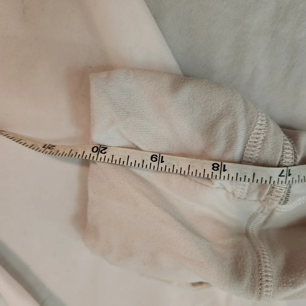 Lululemon Athletica White Activewear Top - Picture 9 of 9